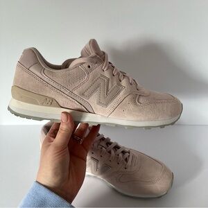 Light pink New Balance 696 tennis shoes women’s size 9